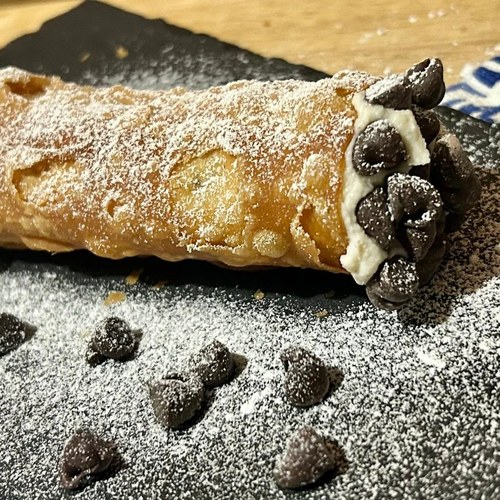 Lou's Big Cannoli